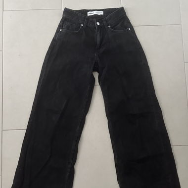 Black wide-leg jeans