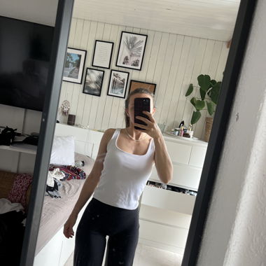 Weisses Ribbed Tank Top