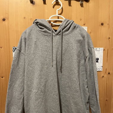Grauer Hoodie