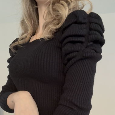 Cropped-Pullover mit Schulterdetails