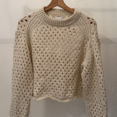 Beiger Lochstrick-Pullover