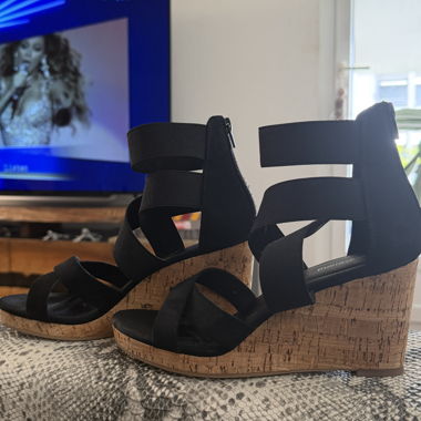 Sandali con zeppa neri