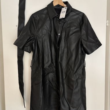 Robe en cuir noir Mango M