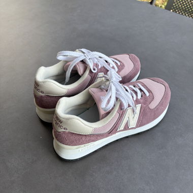 New Balance Sneakers in Pink
