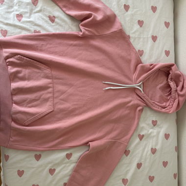 Rosafarbener Hoodie mit Kapuze