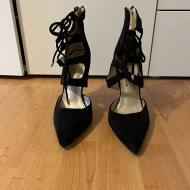 High Heels mit Schnürdetail