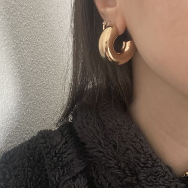 Earring (very light)