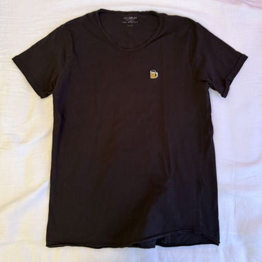 T-shirt nero con logo della birra L