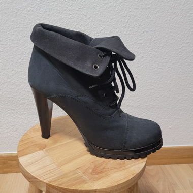 Dunkelblaue Bata High Heels 