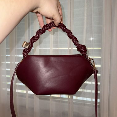 Kleine bordeaux Umhängetasche