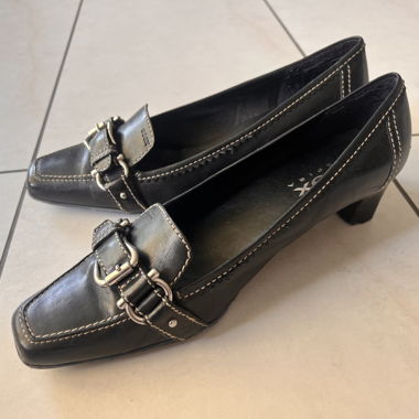 Mocassins Geox noirs à talons