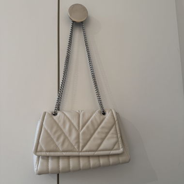 Borsa Pull and Bear