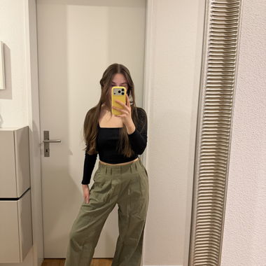 Weite Hose mit hoher Taille