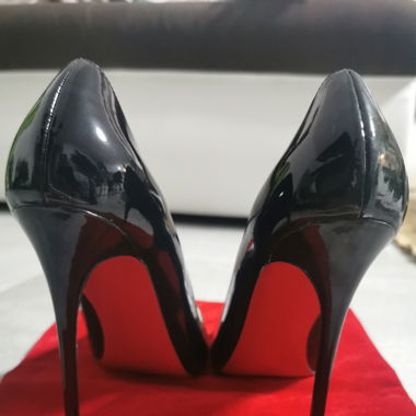 Chassures à talons imitation Louboutin 