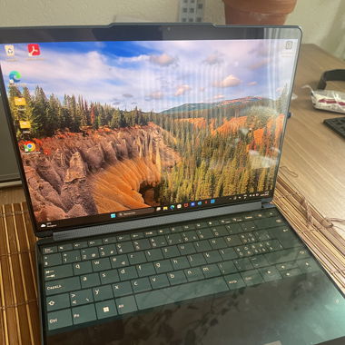 Lenovo Yoga Book 9