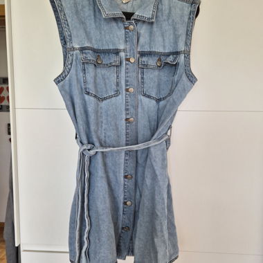 Robe en jean avec ceinture
