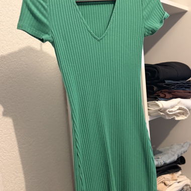 Grünes geripptes Kleid H&M Divided XS