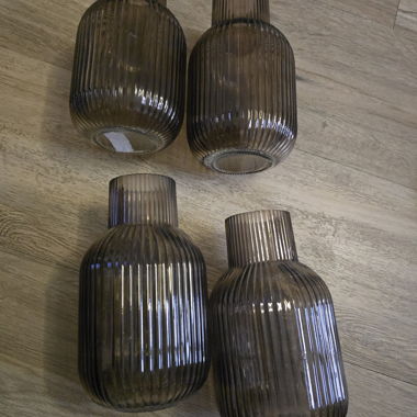 Set di 4 vasi in vetro rigato