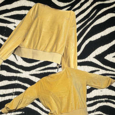 Gelber pulli