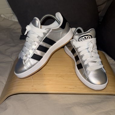 Silberne Adidas Campus-Sneaker