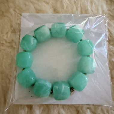 Turquoise bead bracelet new