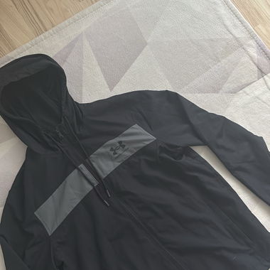 Under Armour Kapuzenjacke schwarz S