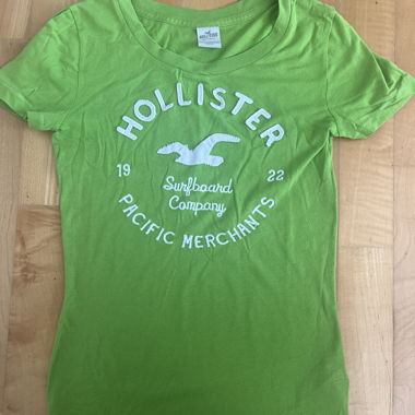 green hollister shirt
