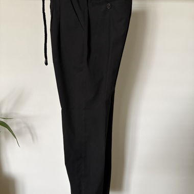 Pantaloni neri con coulisse