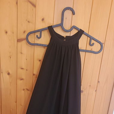 Elegantes neckholder Kleid