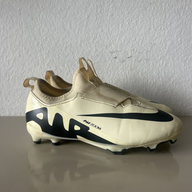 Equipment foot