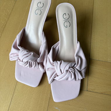 Sandali rosa con tacco