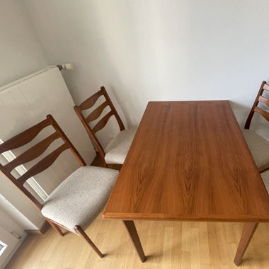 Mid-Century Tisch & 4 Stühlen v. Arne Wahl Iversen
