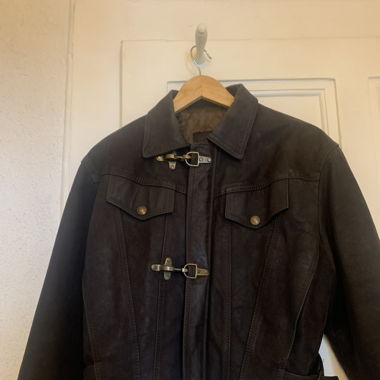 Veste en cuir mousqueton 
