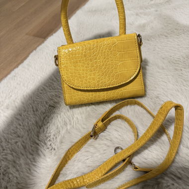 Yellow mini handbag with shoulder strap
