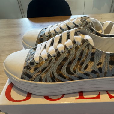 Guess Turnschuhe Neu