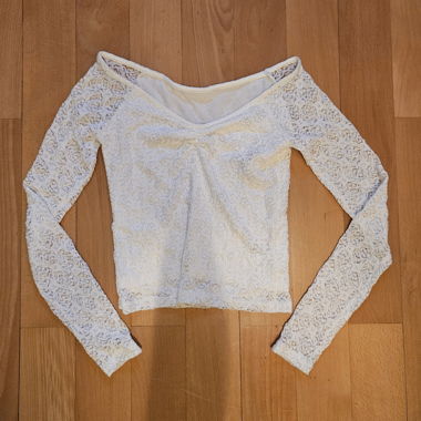 Top in pizzo bianco a maniche lunghe
