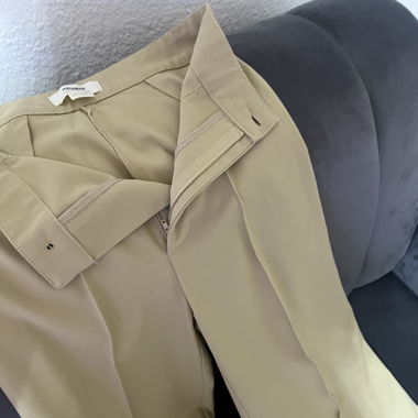 Pantaloni in tessuto beige