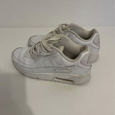 Sneakers bianche stile Air Max