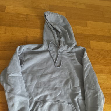 Blauer Hoodie