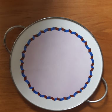 Vassoio in metallo e ceramica
