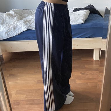 dark blue track pants:)