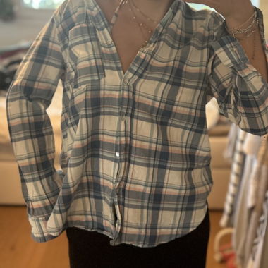 Chemise à carreaux boutonnée
