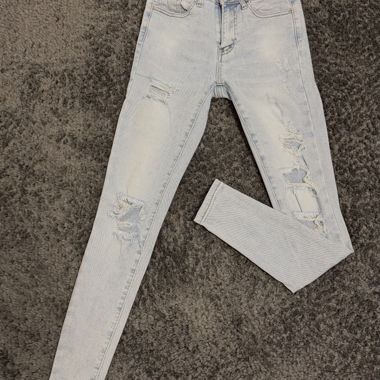 Jeans déchirés bleu clair