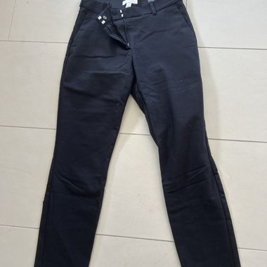 Schwarze elegante Hose