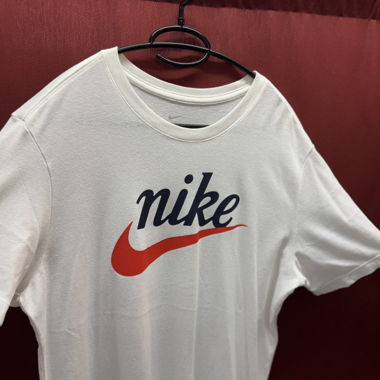 T-shirt Nike bianca