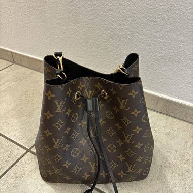Sehr schöne Louis Vuitton Schultertasche