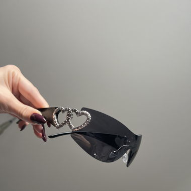 Sonnenbrille mit Herzen