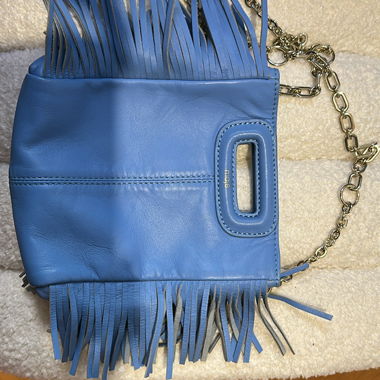 Borsa a tracolla con frange blu MAJE