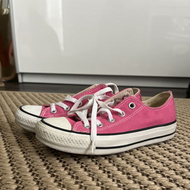 Converses basses roses