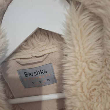 Veste beje S Bershka